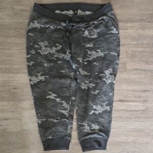 Athletic Works Gray & Black Camo Jogger Pants